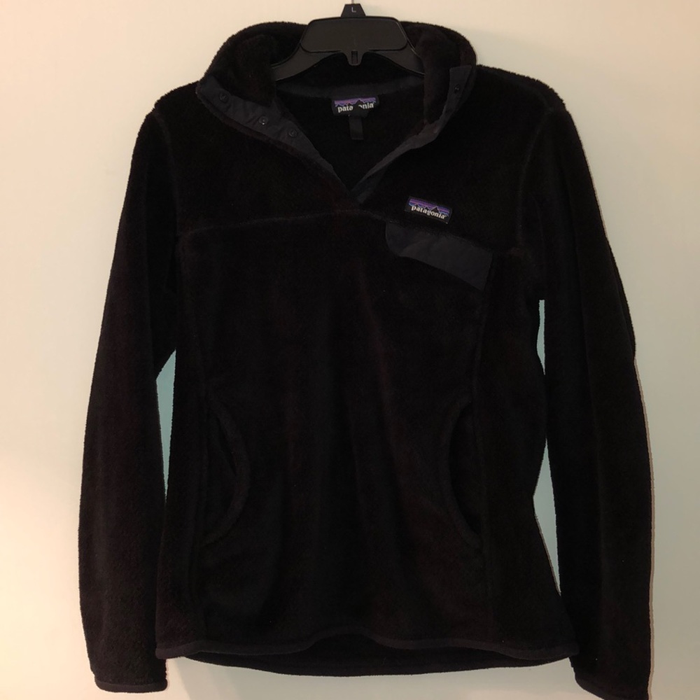 Black Patagonia pullover